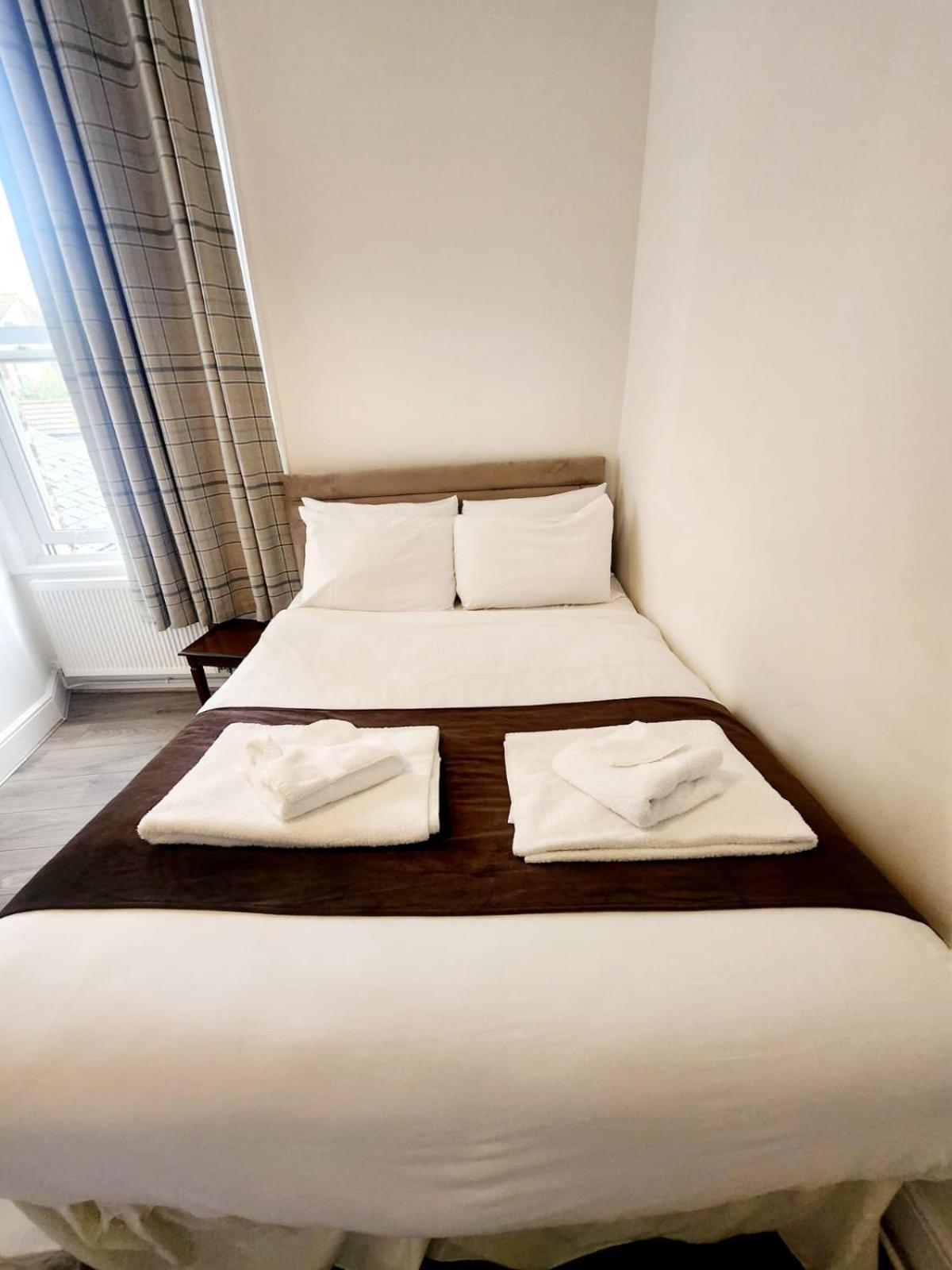Old Victory House Homestay Портсмът Екстериор снимка